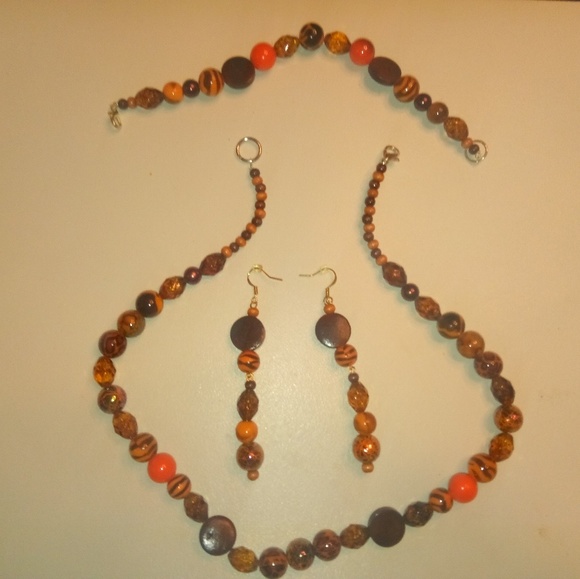 3pc Jewelry set incl Necklace, bracelet & earrings - Picture 4 of 4